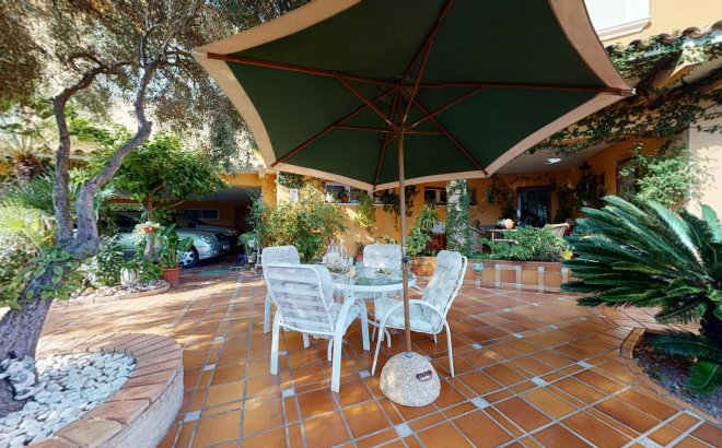 Revente - Villa -
Orihuela Costa - Costa Blanca