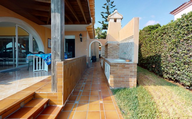 Revente - Villa -
Orihuela Costa - Costa Blanca