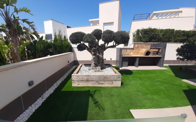 Revente - Villa -
San Miguel de Salinas - Inland