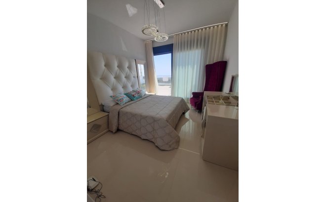 Revente - Villa -
San Miguel de Salinas - Inland