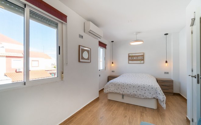 Revente - Town House -
Torrevieja - Costa Blanca
