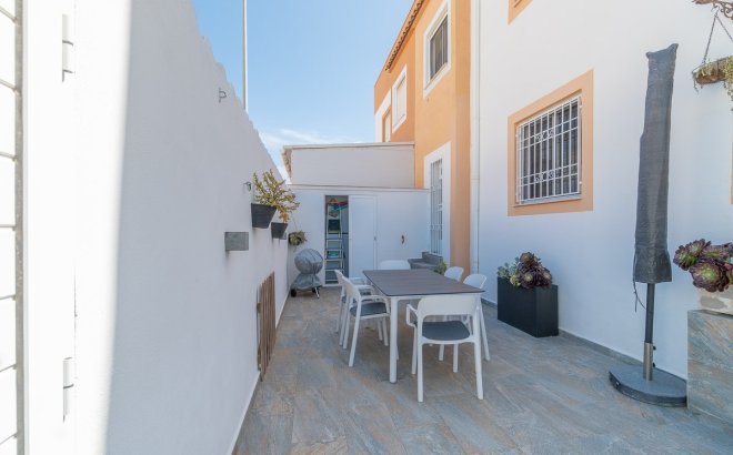 Revente - Town House -
Torrevieja - Costa Blanca