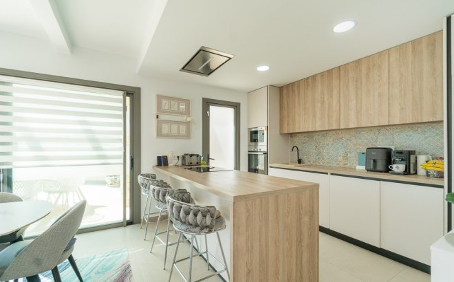 Herverkoop - Villa -
Orihuela Costa - Costa Blanca