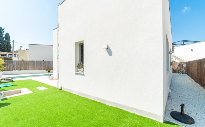 Herverkoop - Villa -
Orihuela Costa - Costa Blanca