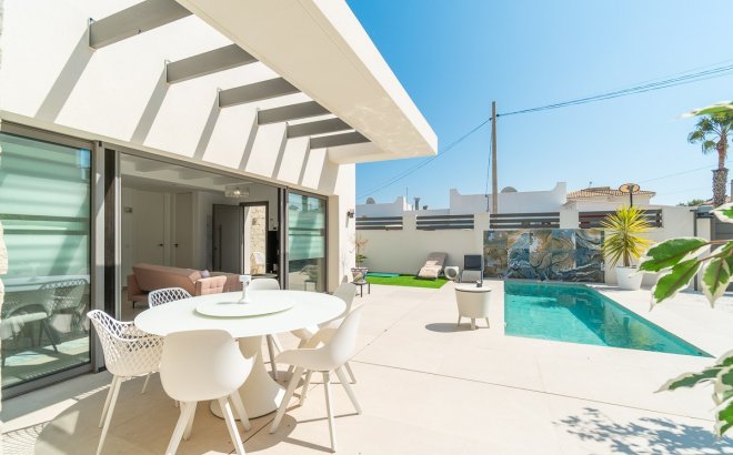 Herverkoop - Villa -
Orihuela Costa - Costa Blanca