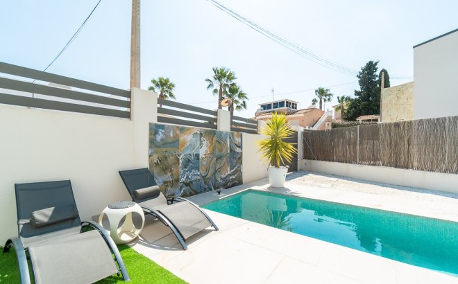 Herverkoop - Villa -
Orihuela Costa - Costa Blanca