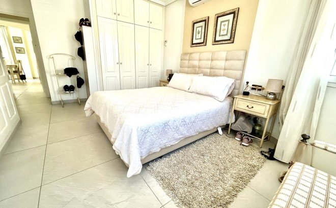 Resale - Villa -
Pinar de Campoverde - Inland