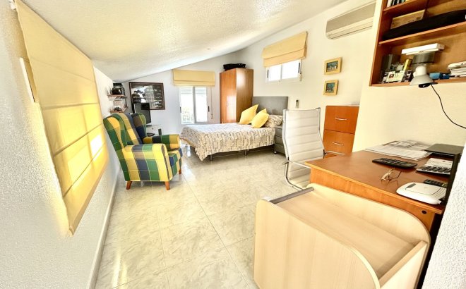 Resale - Villa -
Pinar de Campoverde - Inland