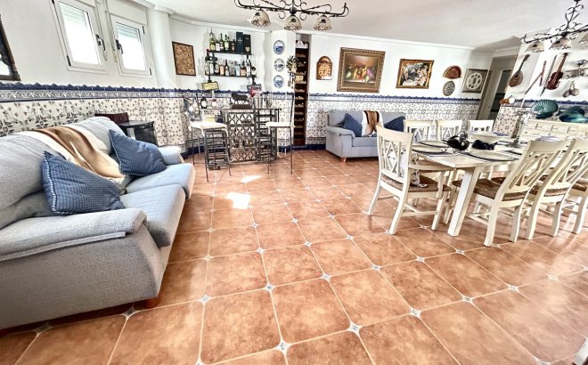 Resale - Villa -
Pinar de Campoverde - Inland