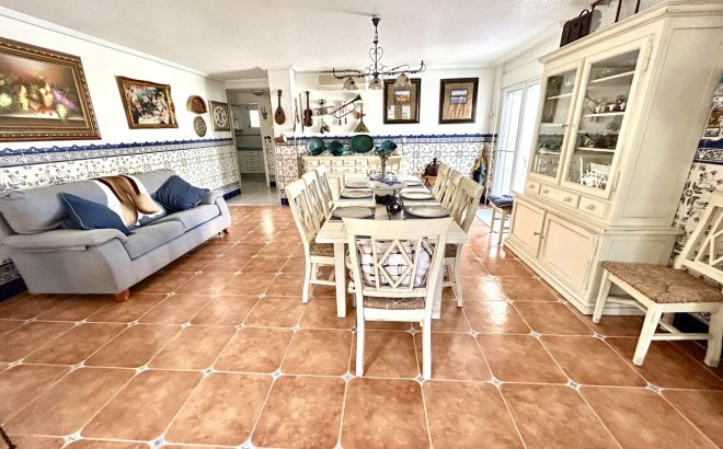 Resale - Villa -
Pinar de Campoverde - Inland