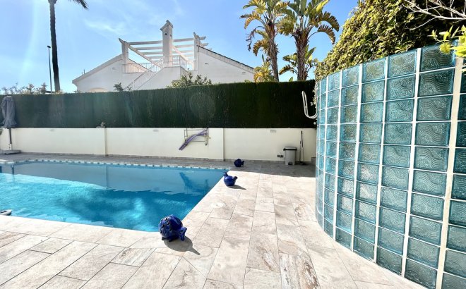 Resale - Villa -
Pinar de Campoverde - Inland