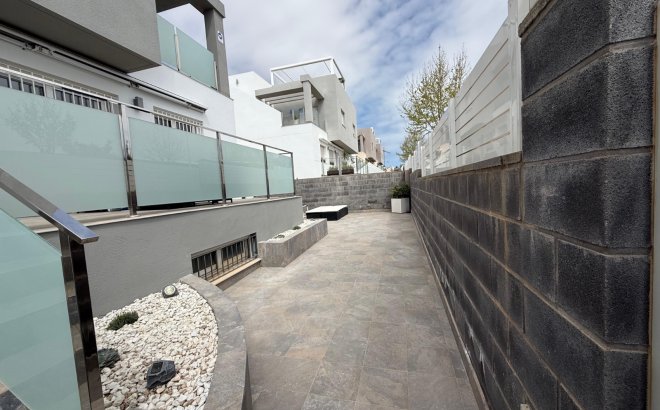 Resale - Villa -
Torrevieja - Costa Blanca