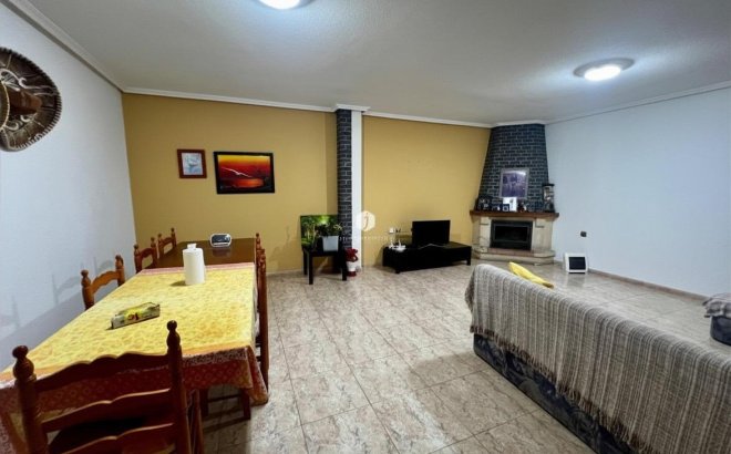 Revente - Appartement -
Rojales
