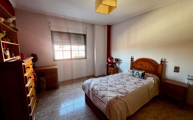 Revente - Appartement -
Rojales