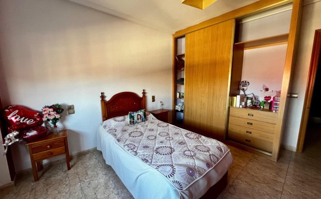 Revente - Appartement -
Rojales