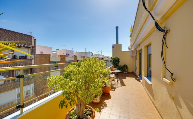 Resale - Penthouse -
Torrevieja - Centro