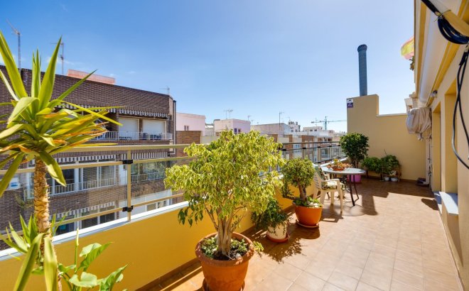 Resale - Penthouse -
Torrevieja - Centro