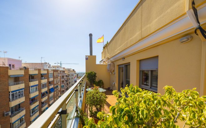 Resale - Penthouse -
Torrevieja - Centro