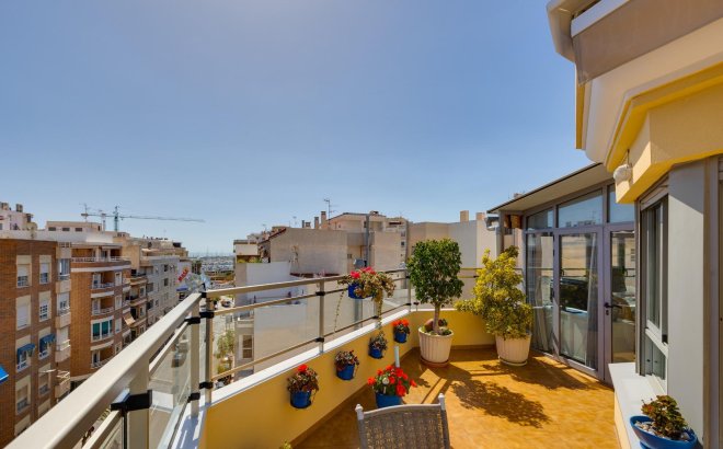 Resale - Penthouse -
Torrevieja - Centro