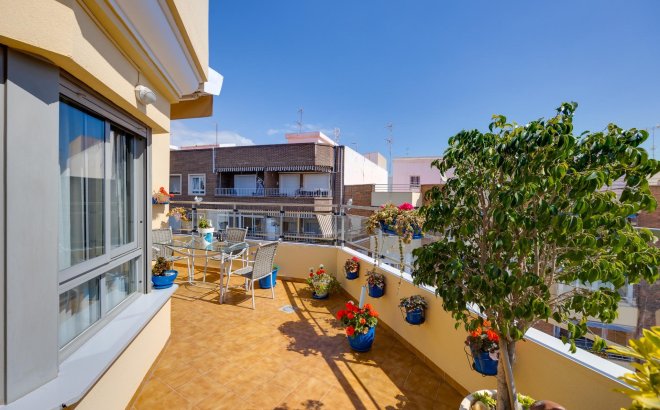 Resale - Penthouse -
Torrevieja - Centro