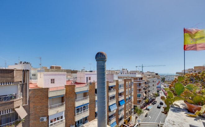 Resale - Penthouse -
Torrevieja - Centro