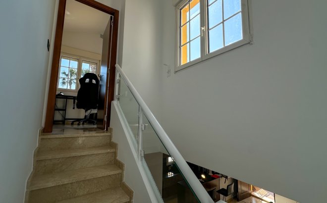 Revente - Dúplex -
Orihuela Costa - Costa Blanca