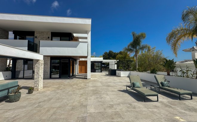 Revente - Villa -
Orihuela Costa - Costa Blanca