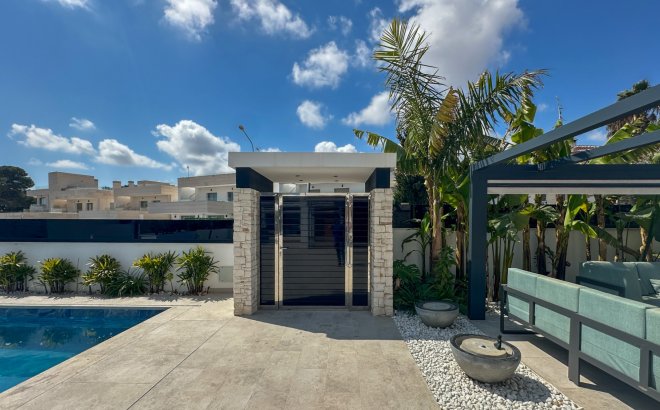 Revente - Villa -
Orihuela Costa - Costa Blanca