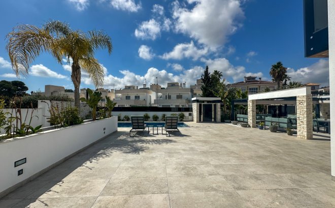 Revente - Villa -
Orihuela Costa - Costa Blanca