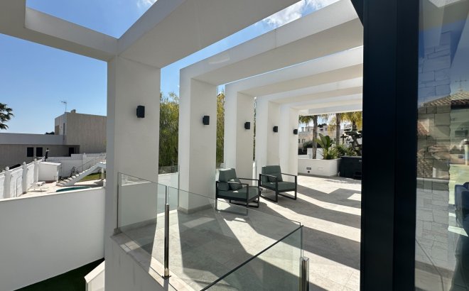 Revente - Villa -
Orihuela Costa - Costa Blanca