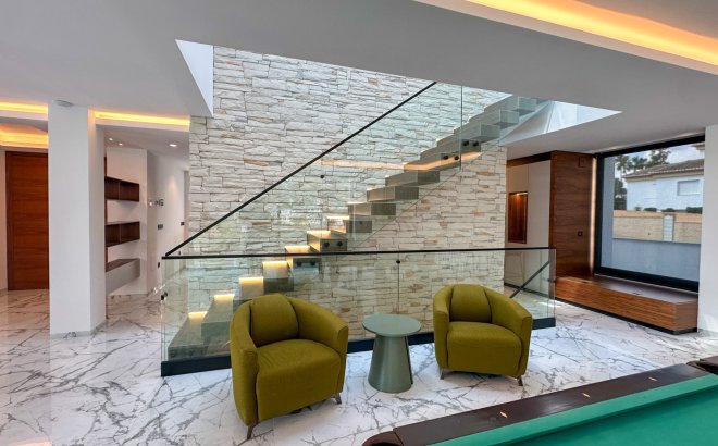 Revente - Villa -
Orihuela Costa - Costa Blanca