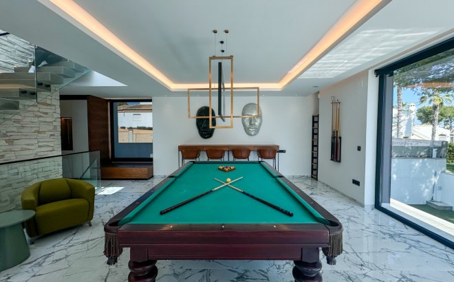 Revente - Villa -
Orihuela Costa - Costa Blanca