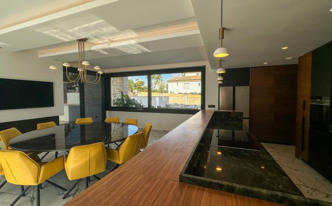 Revente - Villa -
Orihuela Costa - Costa Blanca