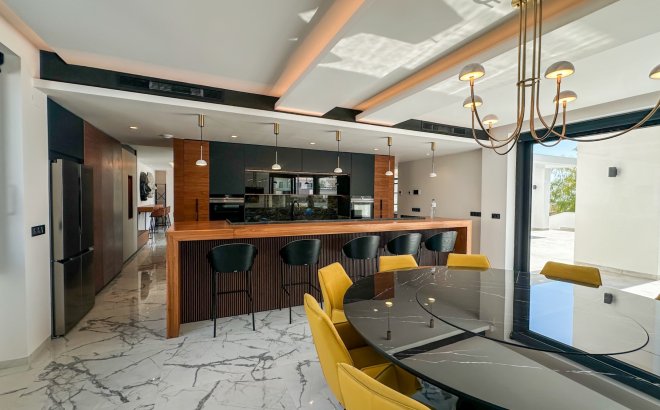 Revente - Villa -
Orihuela Costa - Costa Blanca