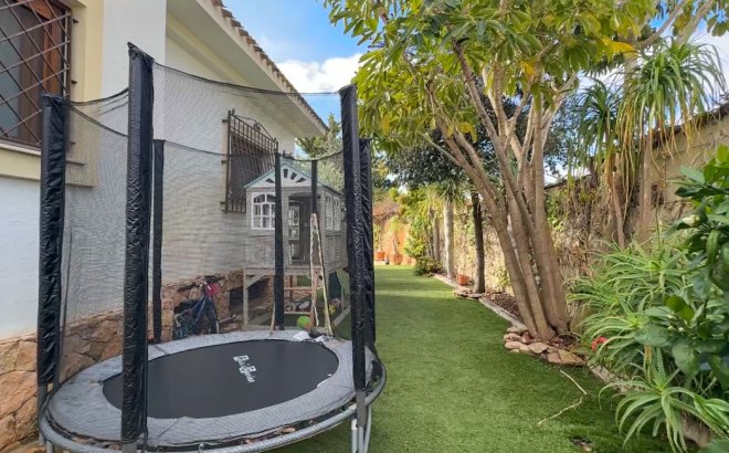 Resale - Villa -
Dehesa de Campoamor - Costa Blanca