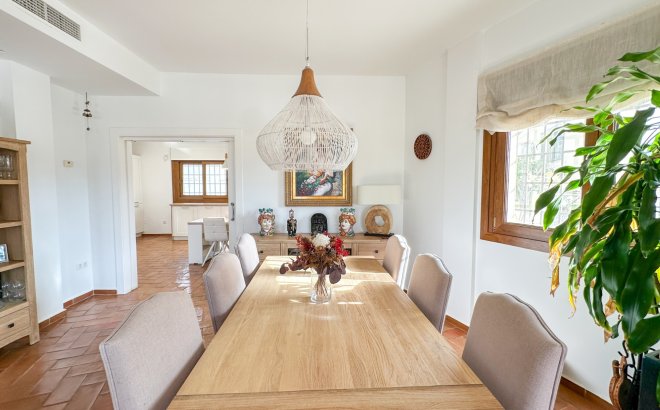 Resale - Villa -
Dehesa de Campoamor - Costa Blanca