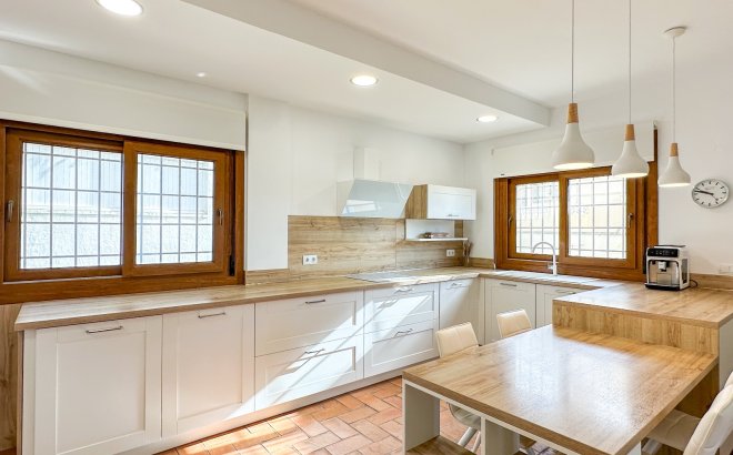 Resale - Villa -
Dehesa de Campoamor - Costa Blanca