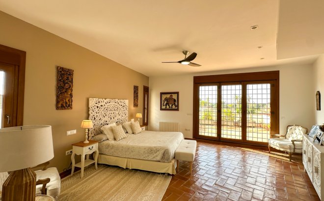 Resale - Villa -
Dehesa de Campoamor - Costa Blanca