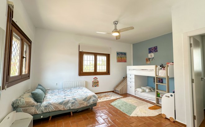 Resale - Villa -
Dehesa de Campoamor - Costa Blanca