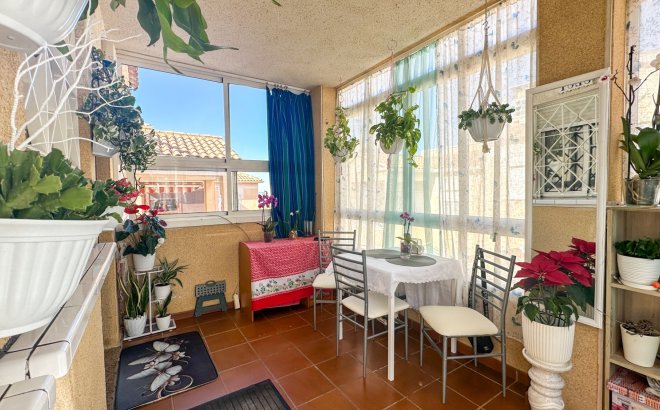 Resale - Bungalow -
Torrevieja - Costa Blanca