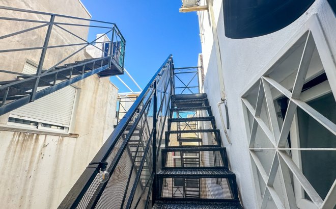 Resale - Apartment -
Torrevieja - Costa Blanca