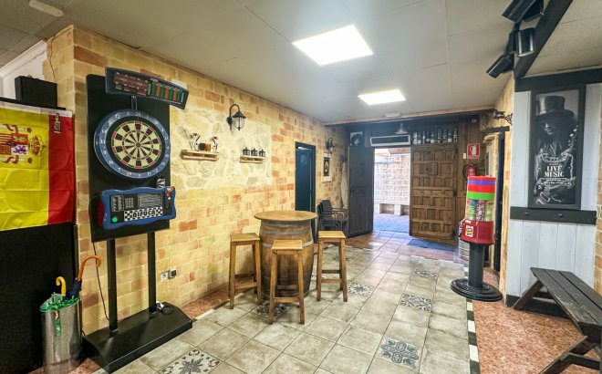 Resale - Commercial -
Torrevieja - Costa Blanca