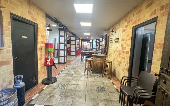 Resale - Commercial -
Torrevieja - Costa Blanca