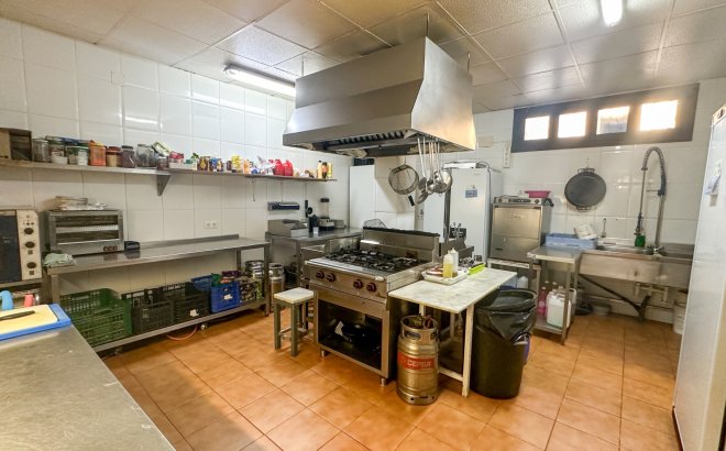 Resale - Commercial -
Torrevieja - Costa Blanca