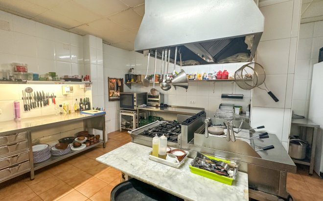 Resale - Commercial -
Torrevieja - Costa Blanca