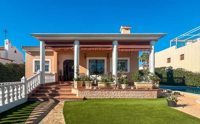 Revente - Villa -
La Mata - Costa Blanca