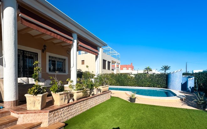 Revente - Villa -
La Mata - Costa Blanca