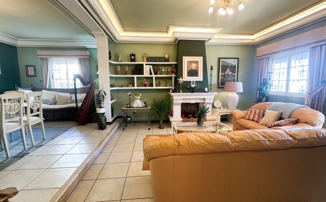 Revente - Villa -
La Mata - Costa Blanca