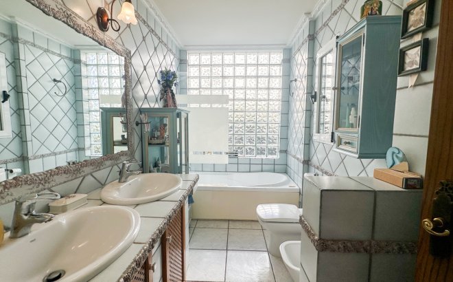 Revente - Villa -
La Mata - Costa Blanca