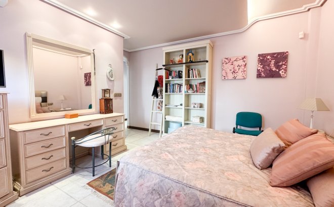 Revente - Villa -
La Mata - Costa Blanca